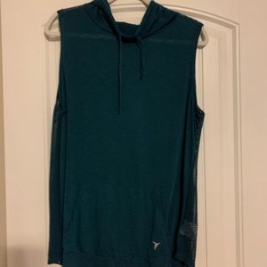 Sleeveless workout tank top